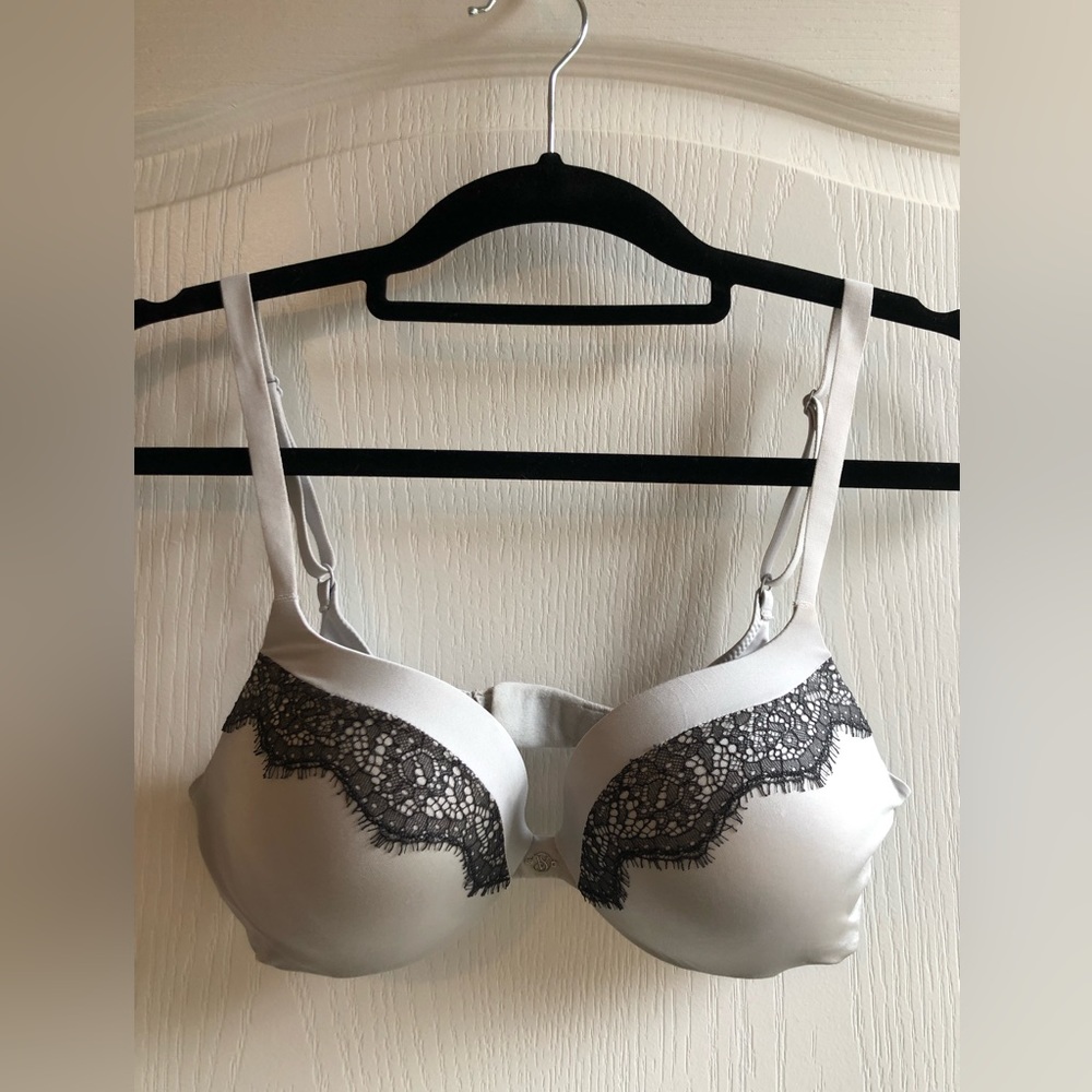 Victoria’s Secret Push-Up 32C with lace, purple/silver